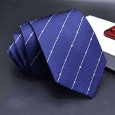 Zijden stropdassen - stropdas heren ThannaPhum Donkerblauwe zijden stropdas met dunne zilverkleurige strepen