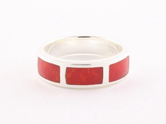 Zilveren ring met rode koraal steen - maat 17