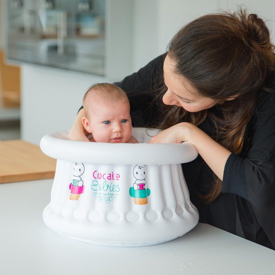 Cupcake Babies Basic Pack: Opblaasbaar Wit Babybadje in reistasje van AquaScale — afbeelding 3