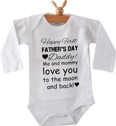 Baby Rompertje tekst papa eerste Vaderdag cadeau van mama | Happy first father’s Day daddy me and mommy love you to the moon and back | lange mouwen | wit zwart | maat 50-56 | mooiste cadeautje kind liefste lief leukste mijn is de allerbeste best