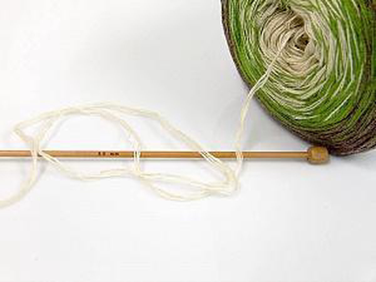 Yarn cake garen groen room bruin fijn haakgaren 50 katoen 50 acryl