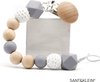 foto van Speenkoord - Sant&Klein - Grijs - Koord - Kralen - Speen - Hout - Speenclip - Kraamcadeau - Spenenketting - Babyshower - Baby
