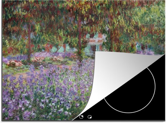 Een schilderachtig gezicht van een tuin met paarse bloemen, een pad en bomen.