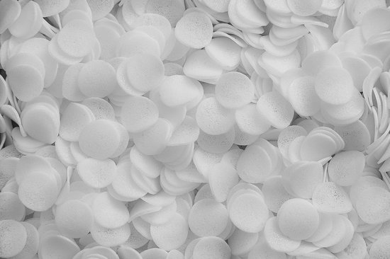 Grote hoeveelheid witte, ronde, platte biochips