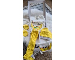 Kraamcadeau-baby geschenkset- newborn - luxe geschenkdoos- 5 delige babyset - baby pyjama- babyshower - gift new born girl/boy - dierenprint gele krokodil-0 tem 4 maanden- maat 56cm-62cm