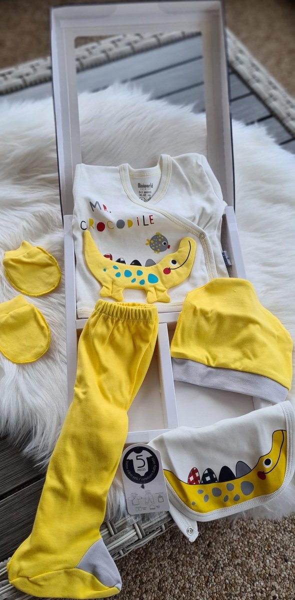 Goedkoopste Kraamcadeau-baby geschenkset- newborn - luxe geschenkdoos- 5 delige babyset - baby pyjama- babyshower - gift new born girl/boy - dierenprint gele krokodil-0 tem 4 maanden- maat 56cm-62cm