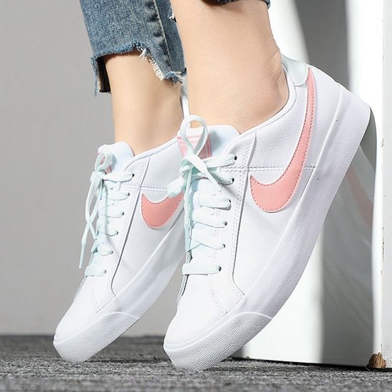 Nike Court Royale AC Bleached Coral - Baskets pour femmes - Femme - Taille  38 - Wit | bol