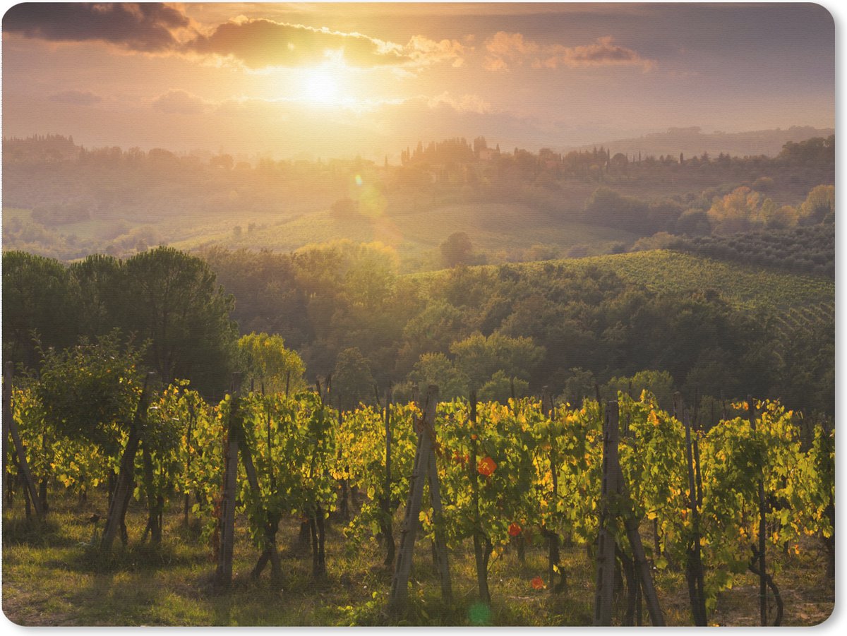 Muismat XXL 80x60 cm - Bureau onderlegger - Bureau mat Zonsopgang boven de Italiaanse velden van San Gimignano - Bureaumat - Gaming mousepad xl - Bureaulegger groot - Computer deskmat