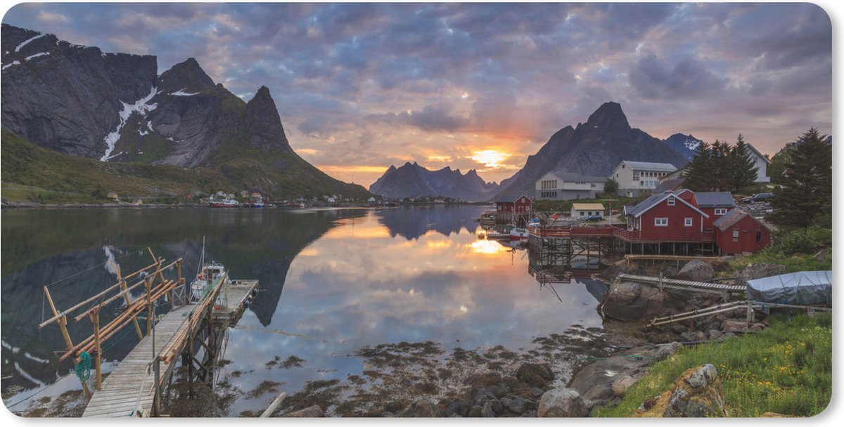 Muismat XXL 120x60 cm - Bureau onderlegger - Bureau mat Zonsondergang bij een meer op de Lofoten - Bureaumat - Gaming mousepad xl - Bureaulegger groot - Computer deskmat