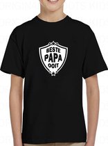 BESTE PAPA OOIT unisex kids t-shirt - Zwart - Maat 140 - Korte mouwen - Ronde hals - Regular Fit - Leuke shirtjes - Original Kwoots - Vaderdag - Verjaardag - Kraam cadeau - Voor zowel jongens als meisjes
