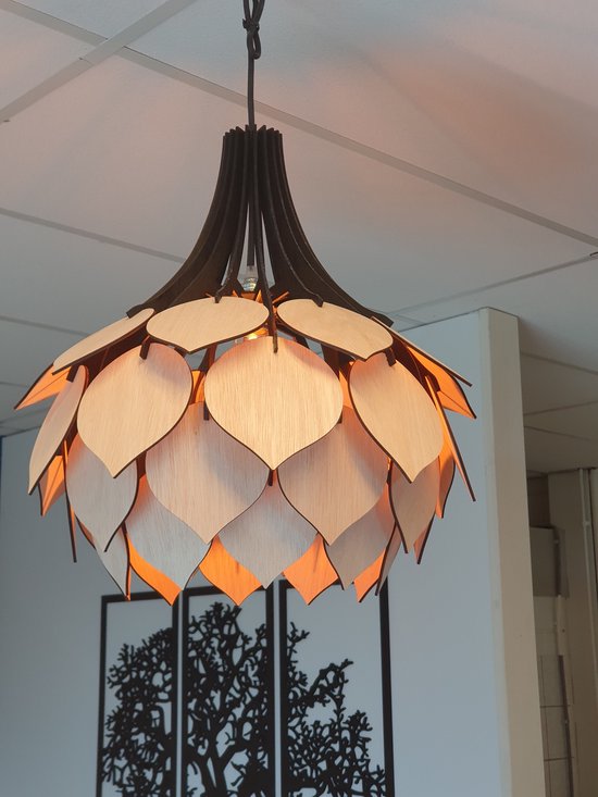 Olivios Design houten hanglamp scandinavische (kroonluchter) handgemaakt in Nederland inclusief luxe zwart strijkijzer snoer