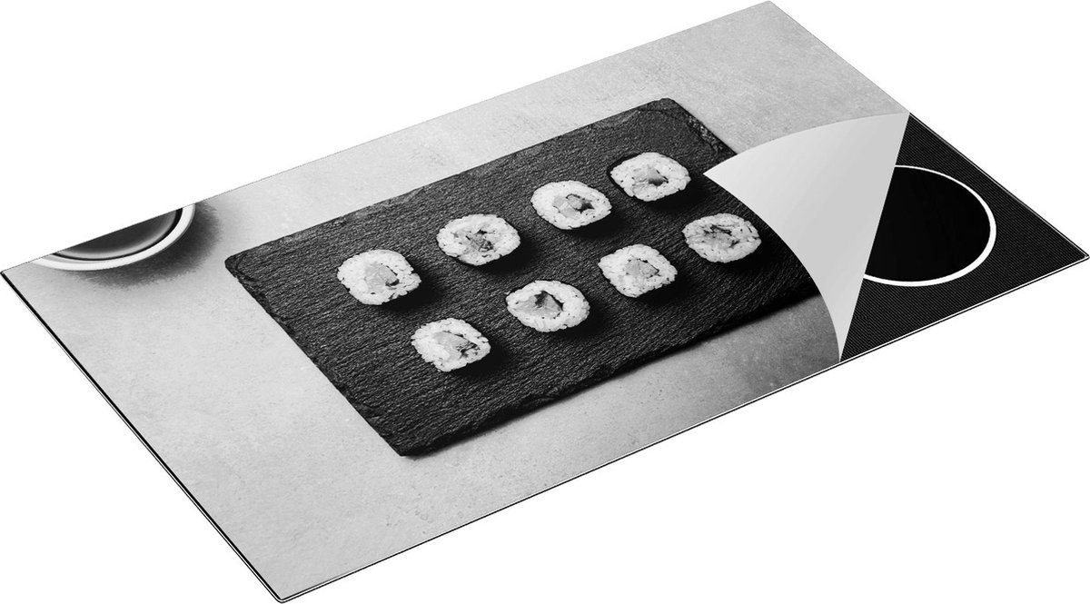 Chefcare Inductie Beschermer Sushi Rolls op een Grijze Achtergrond - Zwart Wit - 89,6x51,6 cm - Afdekplaat Inductie - Kookplaat Beschermer - Inductie Mat