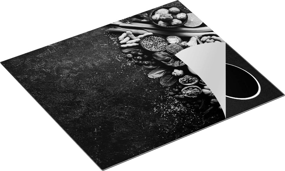 Chefcare Inductie Beschermer Groentes op een Zwarte Achtergrond - Zwart Wit - 58,3x51,3 cm - Afdekplaat Inductie - Kookplaat Beschermer - Inductie Mat
