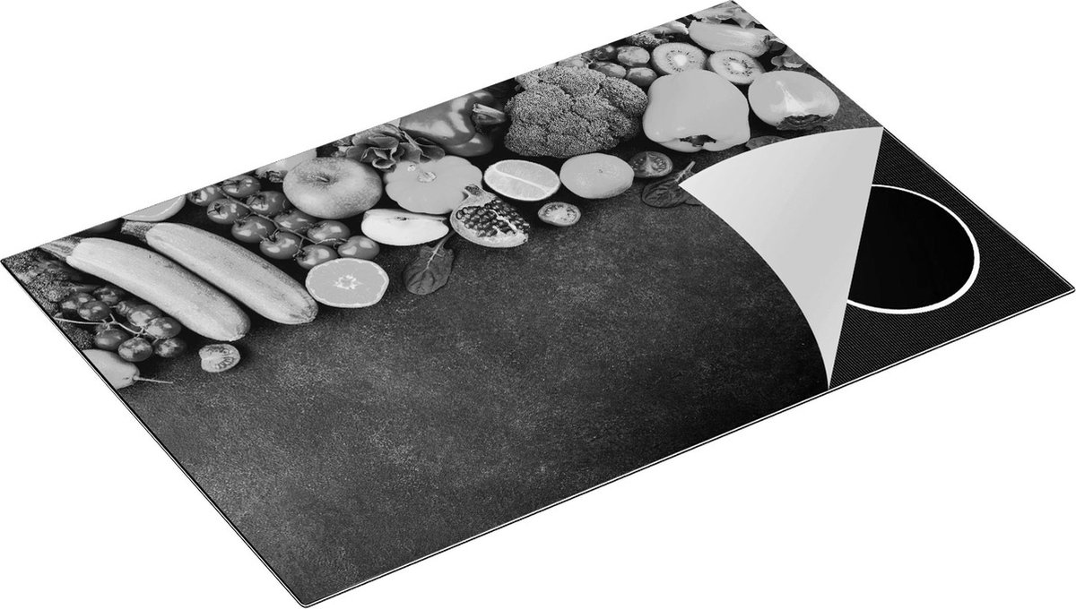 Chefcare Inductie Beschermer Groente en Fruit op Zwarte Marmer - Zwart Wit - 83x51,5 cm - Afdekplaat Inductie - Kookplaat Beschermer - Inductie Mat