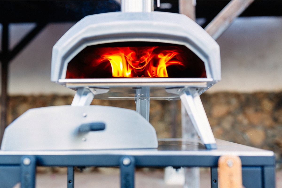 Ooni Karu 12 - Multi-fuel pizza oven for wood and charcoal