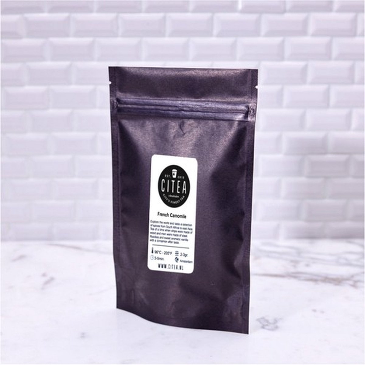 Camomile Garden – Kruidenthee | Franse Kamille, Rozenbottel, Sinaasappel Zest, Citroengras, Hibiscus, Munt | 90g | Cafeïnevrij