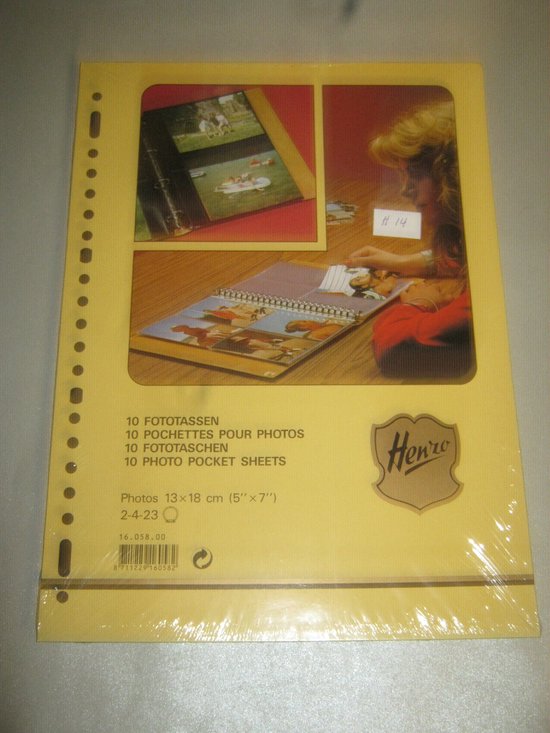 Decoratieve meervoudige fotolijst van hout, voor het verticaal ophangen