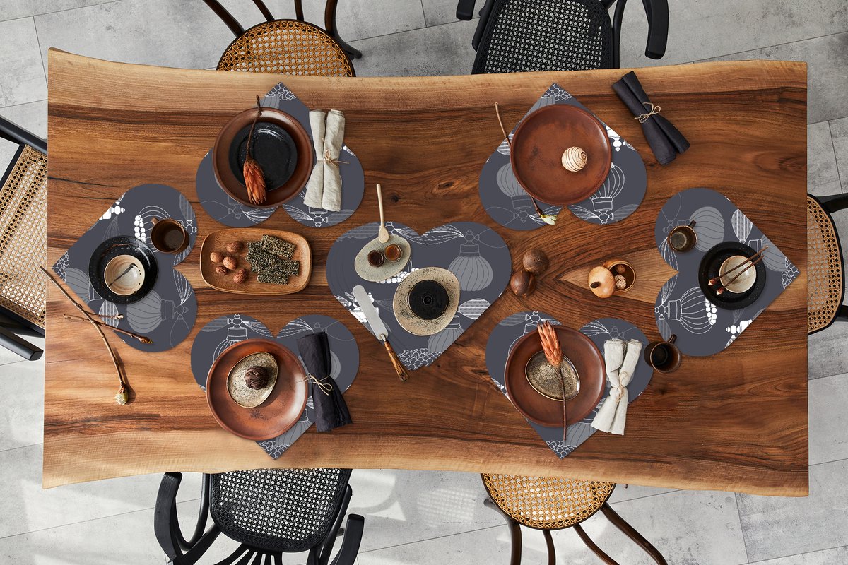 Onderleggers - Placemats - Placemats hartje - Parfum - Ketting - Design - 10 stuks
