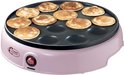 Roze poffertjespan met 12 goudbruine poffertjes erop.