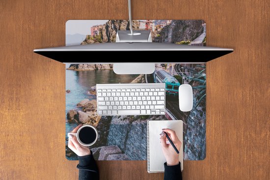 Muismat XXL 80x80 cm - Bureau onderlegger - Bureau mat Italië - Trein - Zee - Bureaumat - Gaming mousepad xl - Bureaulegger groot - Computer deskmat