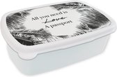 Broodtrommel Wit - Lunchbox - Brooddoos - Spreuken - Quotes - All you need is a passport - Liefde - 18x12x6 cm - Volwassenen