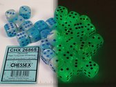 Chessex Gemini Pearl Turquoise-White/blue Luminary D6 12mm Dobbelsteen Set (36 stuks)