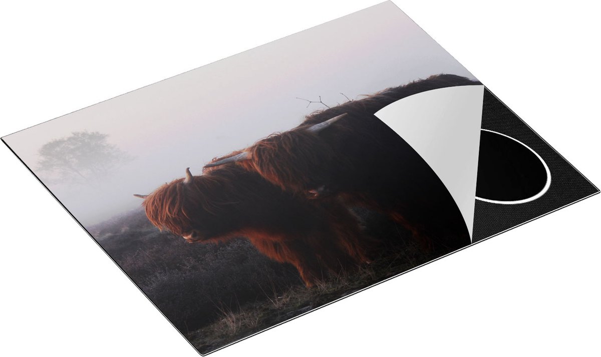 Chefcare Inductie Beschermer Twee Schotse Hooglanders in de Mist - 65x52 cm - Afdekplaat Inductie - Kookplaat Beschermer - Inductie Mat