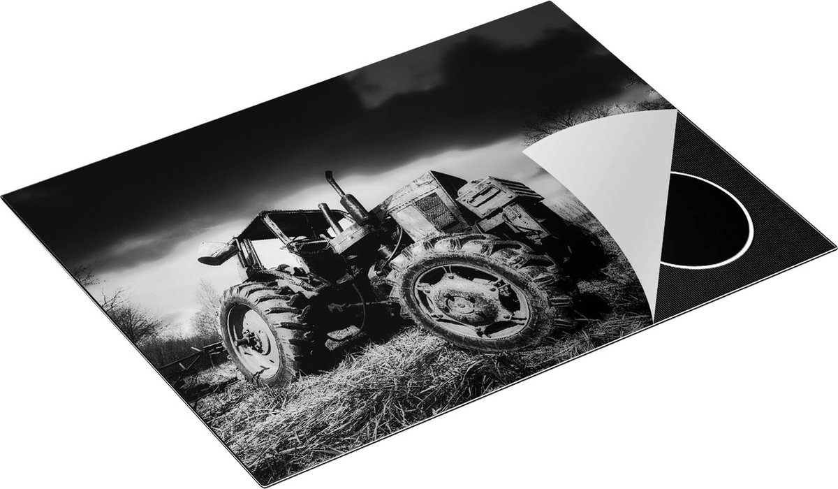 Chefcare Inductie Beschermer Oude Tractor op het Grasveld - Trekker - Zwart Wit - 70x50 cm - Afdekplaat Inductie - Kookplaat Beschermer - Inductie Mat