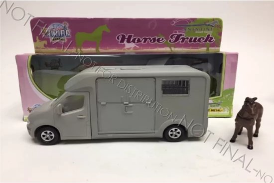 Grijze speelgoed paardentruck met een bruin paardje ernaast. De doos heeft de tekst 'Horse Truck'.
