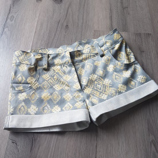 Short meisjes - korte broek - hotpants - geel/grijs - maat 134 | bol.com