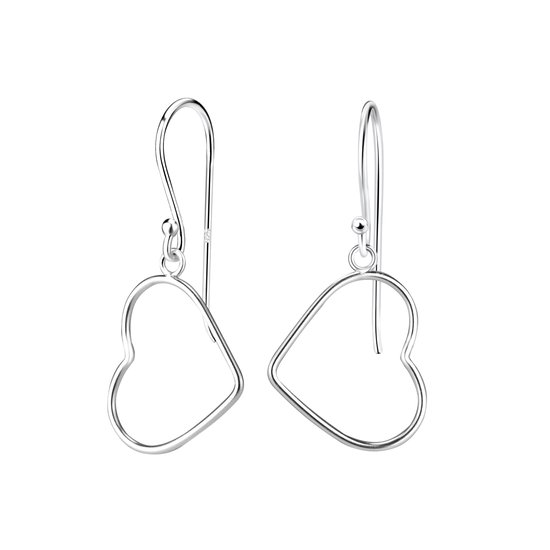 Zilveren oorhangers met open hartjes.