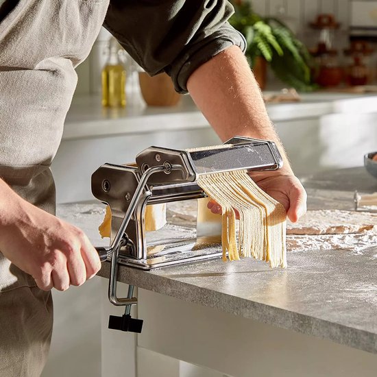 KitchenHouse - Pastamachine set - Pastamaker - Verwisselbare kop - Inclusief Pasta Tools - RVS - Pasta - Keukengerei - Spaghetti Machine van KitchenHouse — afbeelding 4