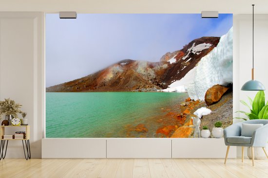 Behang - Fotobehang Groene meer in het Nationaal park Tongariro in Oceanië - Breedte 600 cm x hoogte 400 cm