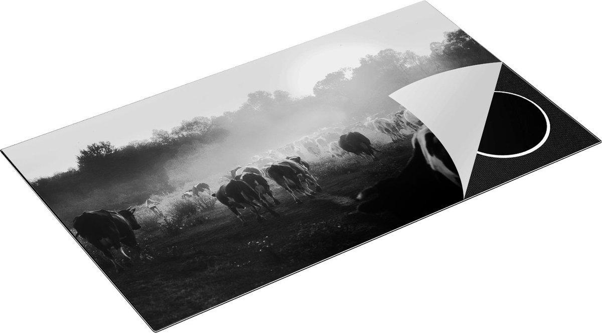 Chefcare Inductie Beschermer Kudde Koeien in Weiland bij Zonsondergang - Zwart Wit - 90x52 cm - Afdekplaat Inductie - Kookplaat Beschermer - Inductie Mat