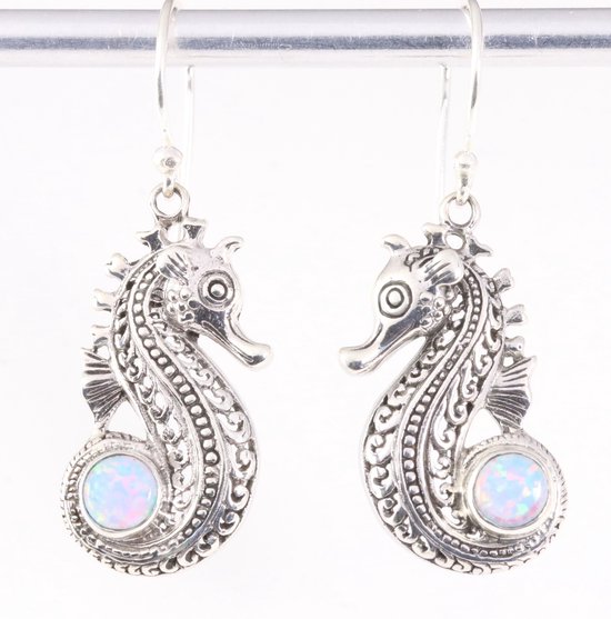 Zilveren zeepaardjes oorbellen met Australische opaal