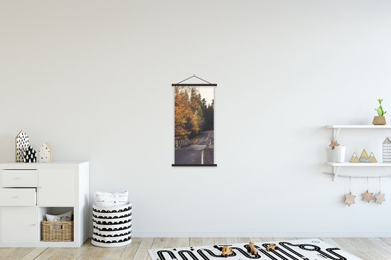 Porte-affiche avec affiche - Affiche scolaire - Arbres - Route - Automne - 40x80 cm - Lattes noires