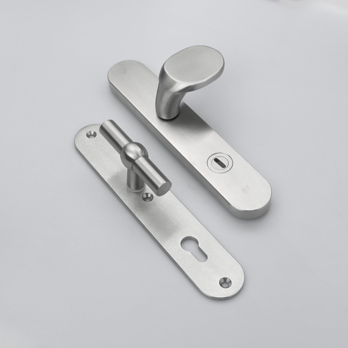 MASSIEF RVS Tzunali Deurbeslag. Model MINHO SKG*** BREED T=15/5 VKTB (kerntrek) PC92 BUITEN KNOP NELAS; BINNEN KRUK ROME