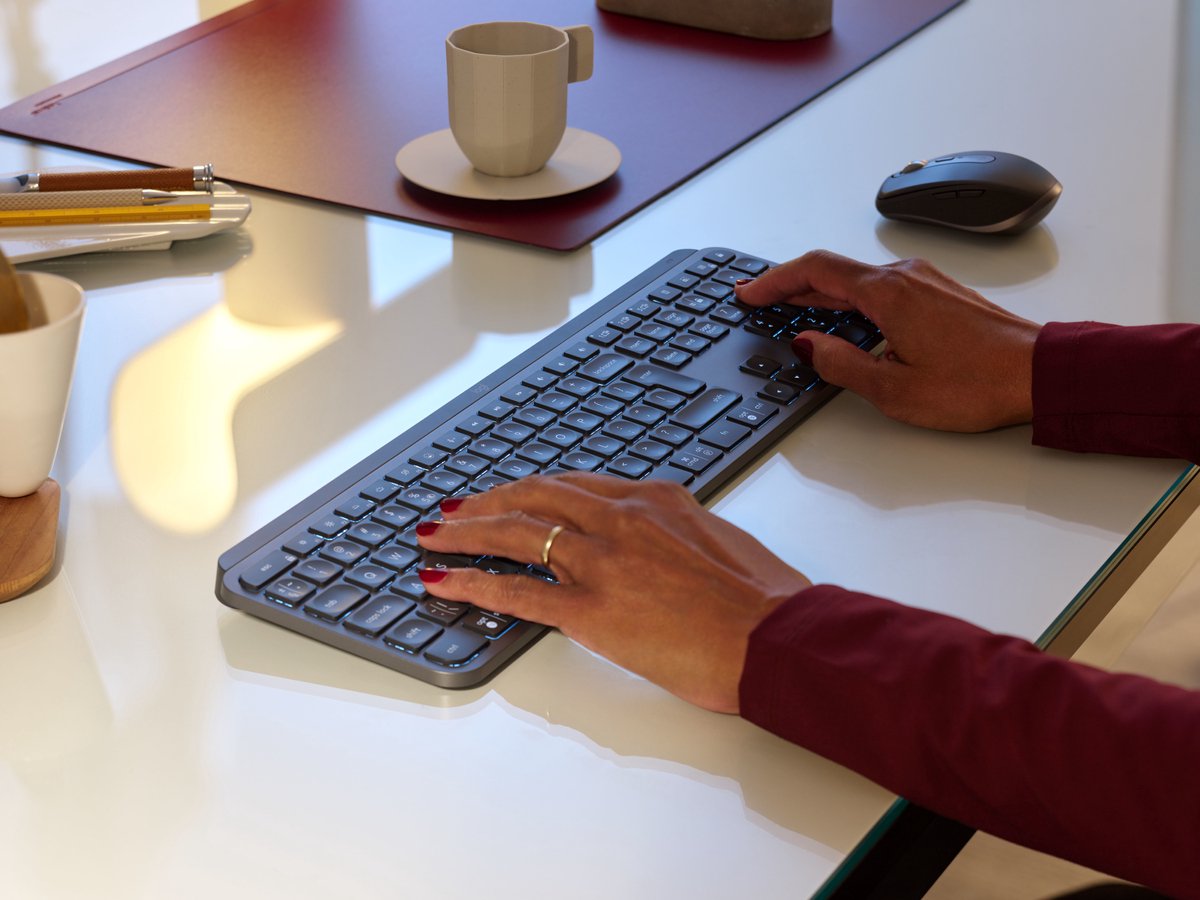 Logitech Mx Keys - backlit thumbnail 3