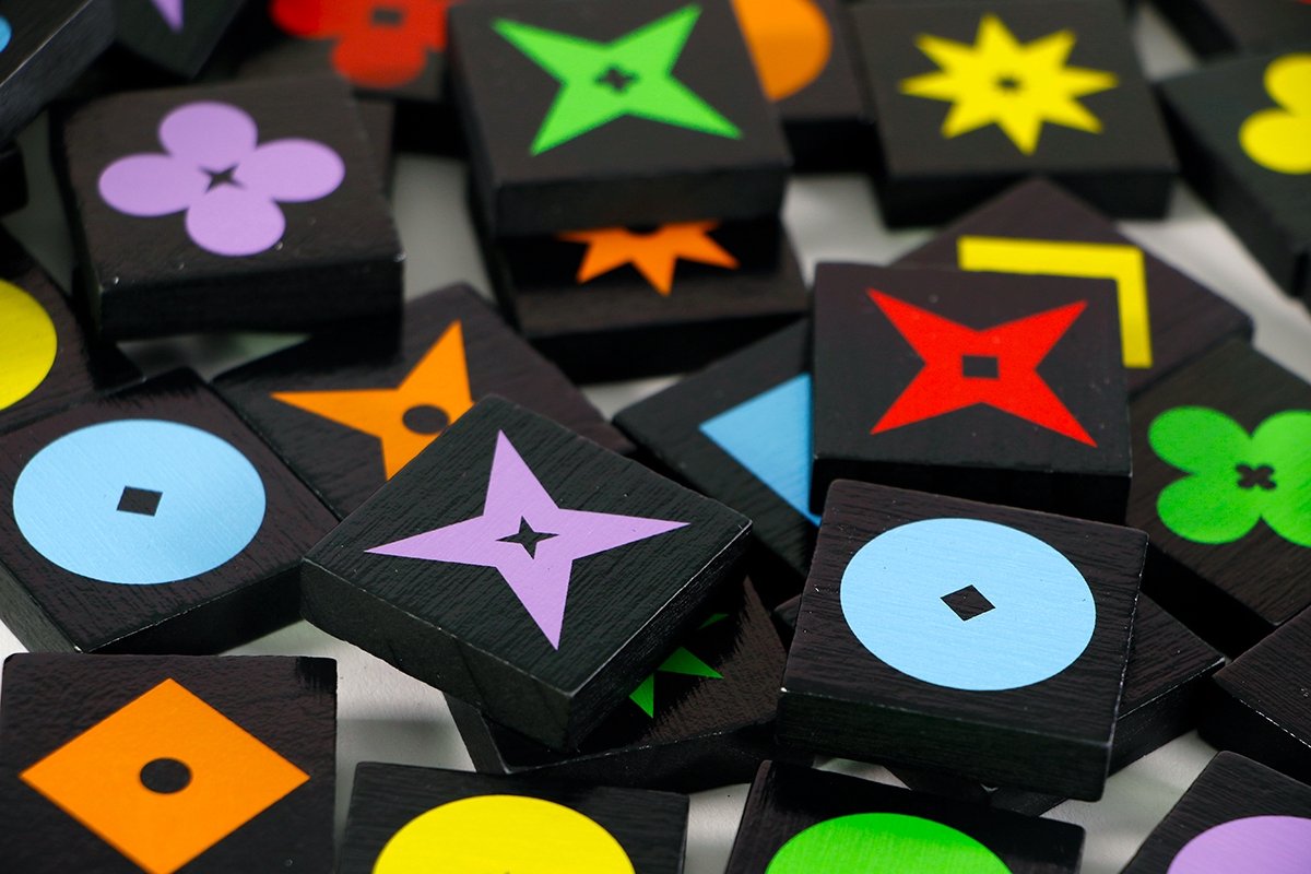 999 Games - Qwirkle - Bordspel - Sinds 2007 meer dan 15 spellenprijzen gewonnen - Familiespel - Gezelschapsspel - Educatief spel - spelregels in NL en FR — afbeelding 7