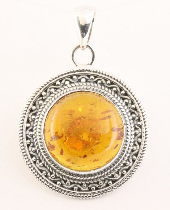 Bewerkte ronde zilveren hanger met amber