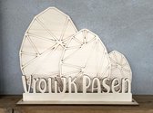 Creaties van Hier - Pasen - Paasdecoratie - Paasornament met 3 x ei in houtkleur en 1 x de tekst Vrolijk Pasen inclusief voetstuk - 36x30 cm