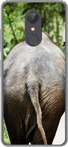 Coque Xiaomi Redmi 5 - Deux éléphants marchent dans la forêt - Coque de téléphone en Siliconen