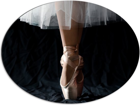 Dibond Ovaal - Ballerina - Balet - Schoenen - Dansen - 68x51 cm Foto op Ovaal (Met Ophangsysteem)