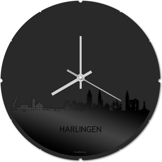 Skyline Klok Rond Harlingen Zwart Glanzend - Ø 44 cm - Stil uurwerk - Wanddecoratie - Meer steden beschikbaar - Woonkamer idee - Woondecoratie - City Art - Steden kunst - Cadeau voor hem - Cadeau voor haar - Jubileum - Trouwerij - Housewarming -
