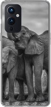 Geschikt voor OnePlus 9 hoesje - Olifant - Dieren - Water - Zwart wit - Siliconen Telefoonhoesje
