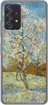 Geschikt voor Samsung galaxy a73 hoesje - Bloeiende perzikboom - Vincent van Gogh - Siliconen Telefoonhoesje