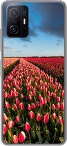 Geschikt voor Xiaomi 11T Pro hoesje - Kleurrijke tulpen in Nederlands landschap - Siliconen Telefoonhoesje