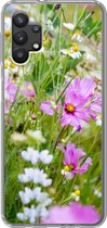 Geschikt voor Samsung Galaxy A32 5G hoesje - Bloemen - Natuur - Groen - Gras - Paars - Wit - Siliconen Telefoonhoesje