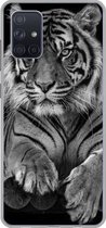 Geschikt voor Samsung Galaxy A51 hoesje - Sumatraanse tijger op zwarte achtergrond in zwart-wit - Siliconen Telefoonhoesje
