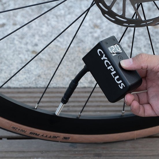 Cycplus AS2 Pro Max - Elektrische Fietspomp - Klein, 8.3 BAR licht compact voor alle banden en ballen — afbeelding 3